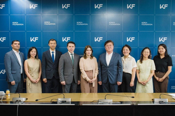 A delegation of Art and Culture Development Foundation holds a number of meetings in South Korea