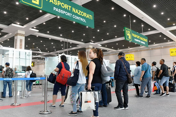 Сколько иностранных граждан въехало в Республику Узбекистан с туристической целью?