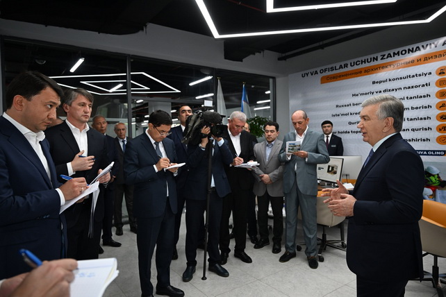 Мирзиёев посетил новый комплекс Pavilion в Ташкенте
