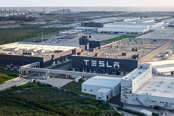 Tesla smart car assembled in less than 40 seconds