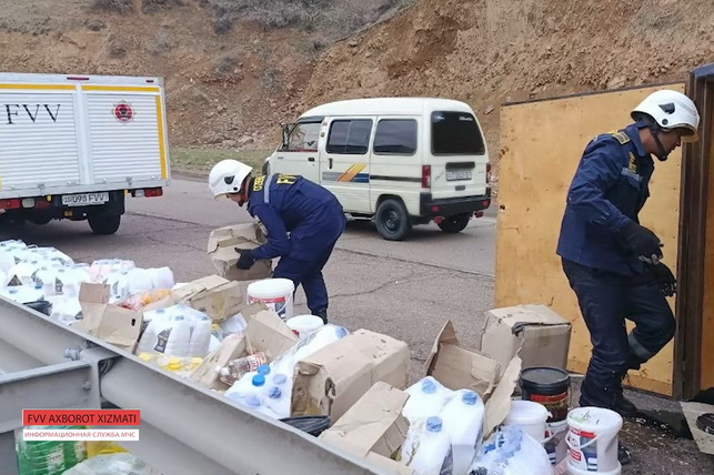 На перевале Камчик перевернулся грузовик, пострадавших нет