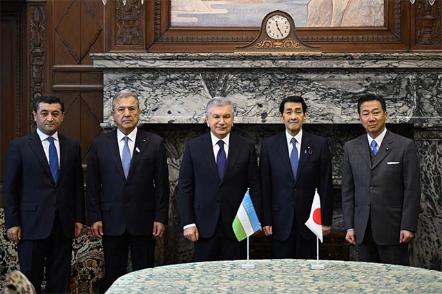 Мирзиёев обсудил с главой Палаты советников Японии развитие межпарламентских связей