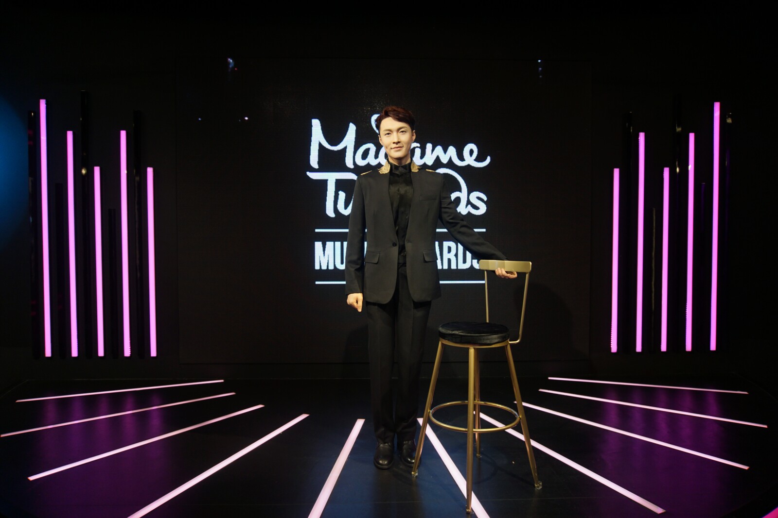 Step Onto the Stage with Lay Zhang (Zhang Yixing) and the Legends at Madame Tussauds Singapore