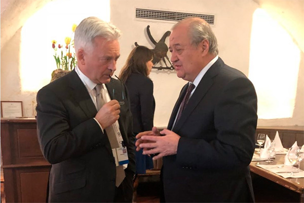 Abdulaziz Kamilov holds talks with the head of the British Foreign Office
