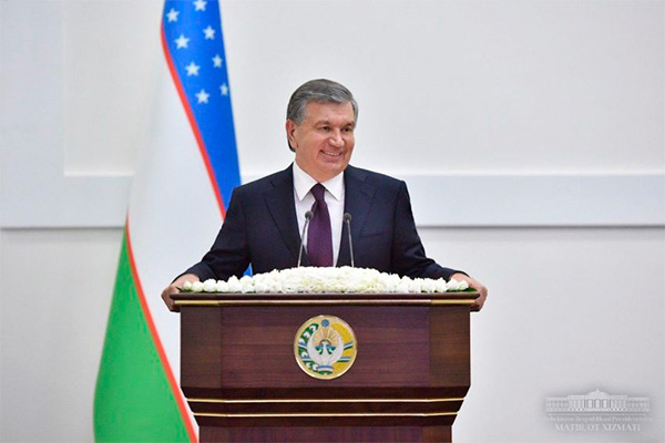 Президент предложил вернуть памятник Сабиру Рахимову на прежнее место