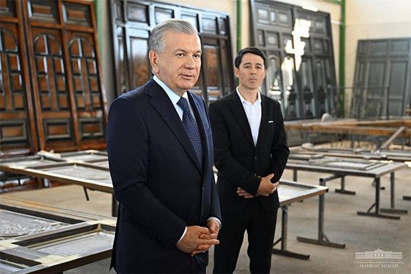 Президент посетил молодежную малую промышленную зону «Кумтепа»