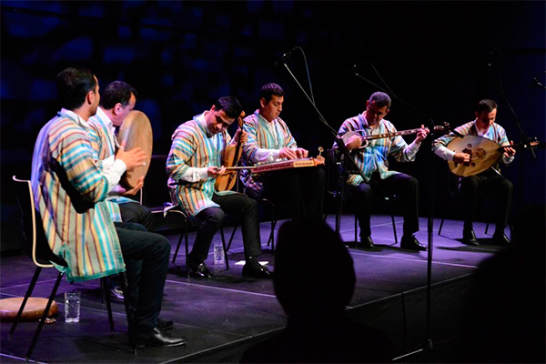 Узбекская национальная музыка в странах Прибалтики (фото)