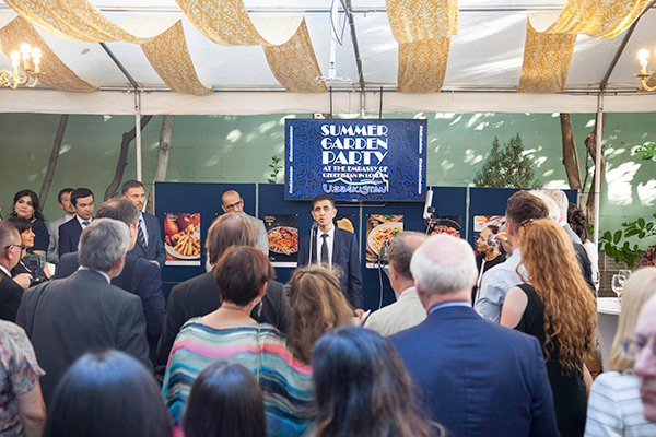 В Лондоне прошла презентация книги «365 дней Солнца»