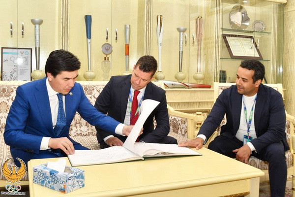 IOC Sports Director visits the NOC of Uzbekistan