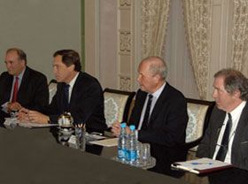 Президент Узбекистана встретился с американскими экспертами