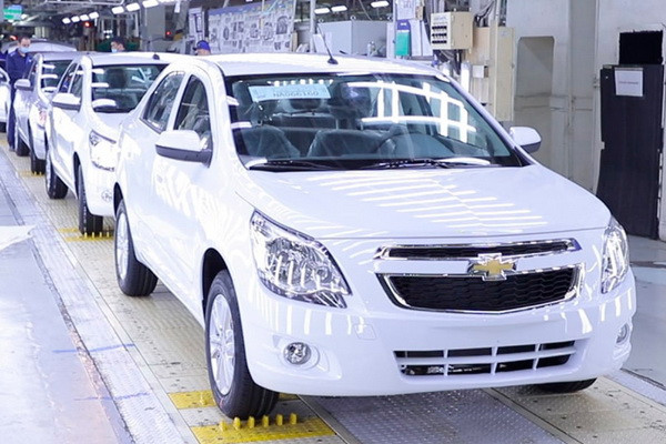 Продажи автомобилей Chevrolet в Казахстан упали в три раза
