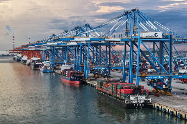 Торговый оборот Китая вырос на 4 процента за девять месяцев 2025 года