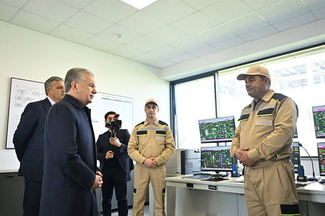 Президент ознакомился с деятельностью совместного предприятия в химической отрасли